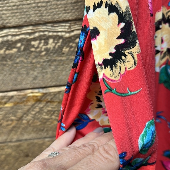 Express Red Floral Tie Strap Romper Size Small - Picture 5 of 7